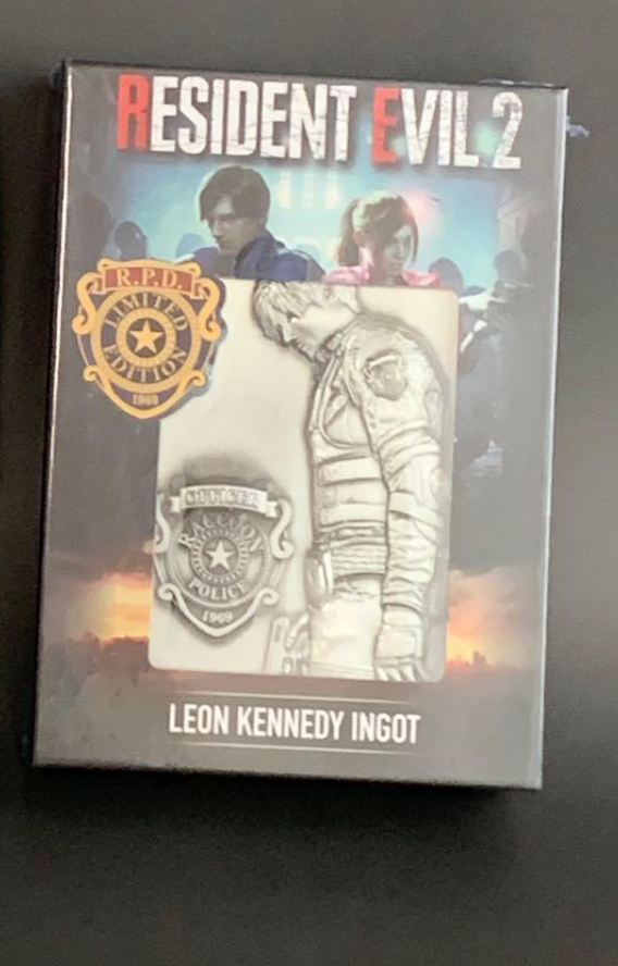Resident Evil 2 Leon S Kennedy Ingot Plate Limited Edition Metal Figure + Stand